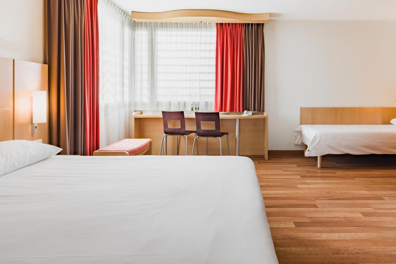 Camera Familiare Standard con 1 Letto Matrimoniale e 1 Letto Singolo